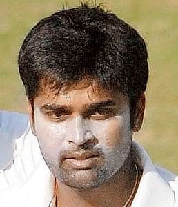 Karnataka pacer R <b>Vinay Kumar</b> will replace Varun Aaron for the four-test <b>...</b> - Vinay-Kumar-258x300