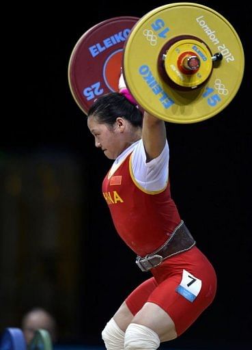 China's Li Xueying set two Olympic records China's Li Xueying set two Olympic records