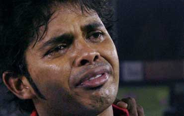 Crying_Sreesanth-815226.jpg