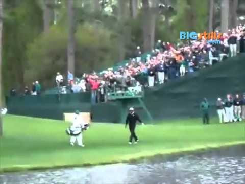 Video: An unbelievable golf shot