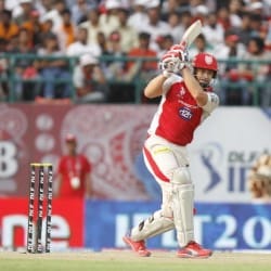 Video: Gilchrist takes first IPL wicket
