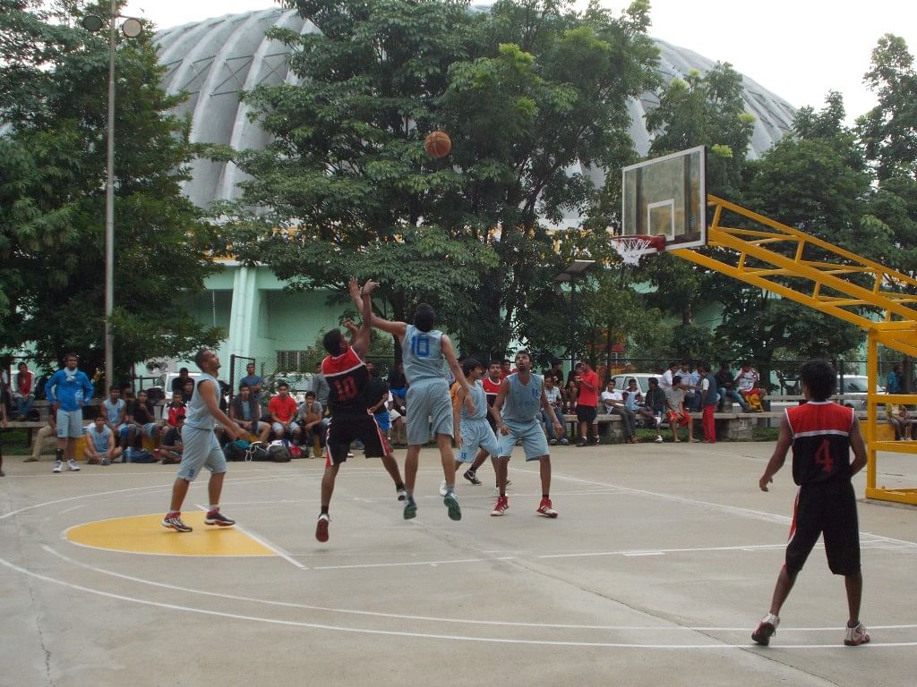 A player from VBC, Mandya goes up for a shot against the Indiranagar Basketball Club team. Copyright: Gopalakrishnan R