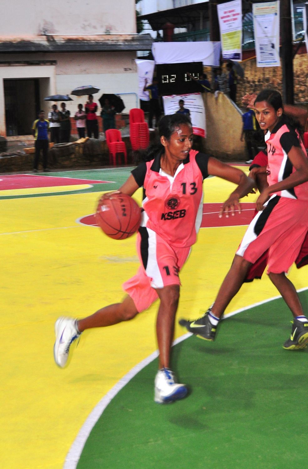 Ligy Mathew for KSEB in the opening match of the 1st All India Midhun Markose Basketball Championships. Photo Courtesy: Kerala Basketball Association