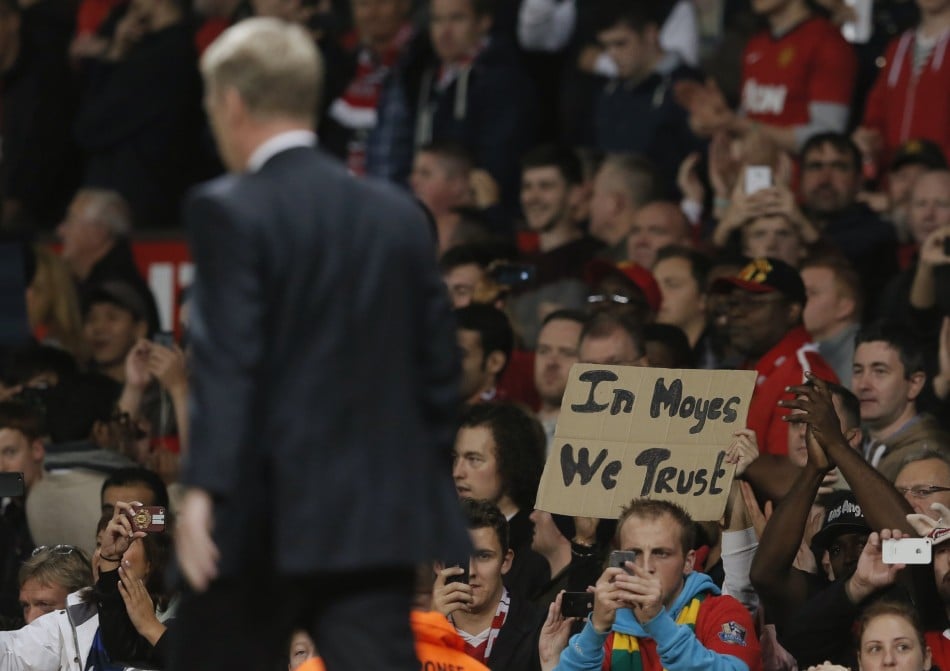 manchester-united-fan-moyes-we-trust-pla