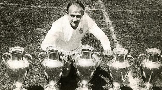 The Best Players To Have Donned The Number 9 Jersey - Slide 2 of 10:Alfredo Di Stefano