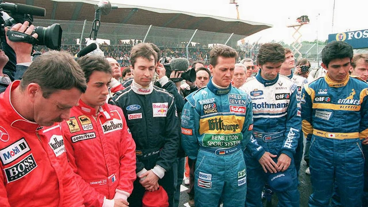 Pilotos fazendo 1 minuto de silêncio - F1 Imola 1994