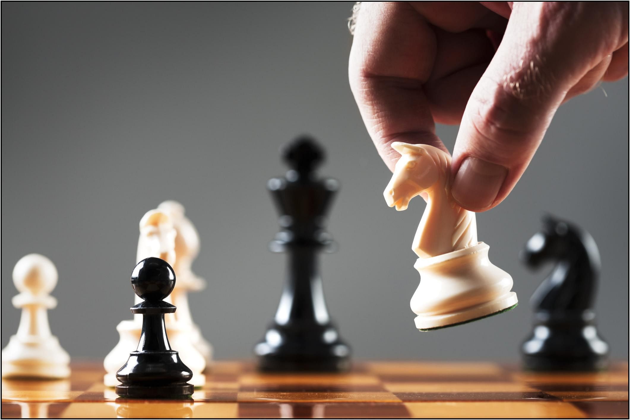 http://static.sportskeeda.com/wp-content/uploads/2015/04/chess-1427831819-2352632.jpg