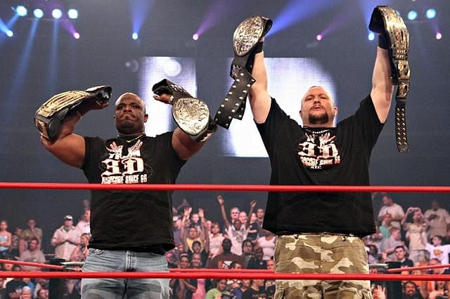 640px-2nd_reign_as_tna_world_tag_team_champions_team_3d-1441627990-800.jpg