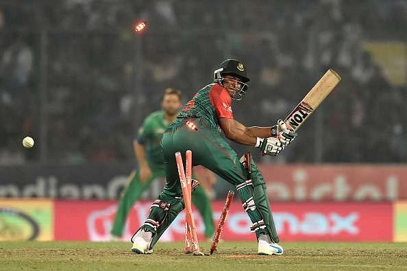 India wins toss, puts Bangladesh in to bat in Asia Cup final