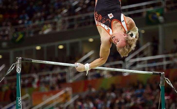 Danell Leyva first American to medal in parallel bars since 1996
