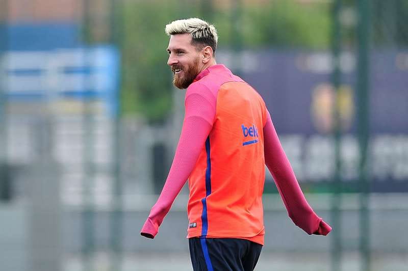 Lionel Messi returns to training with Barcelona