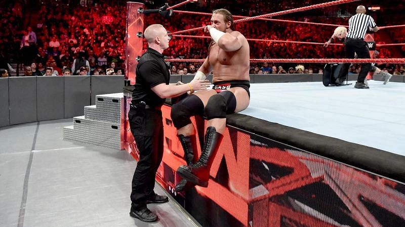 Grosse blessure pour Big Cass 369f6-1503469878-800