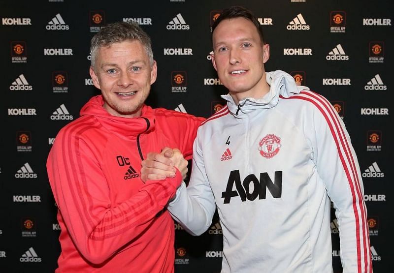Phil Jones has extended his current contract