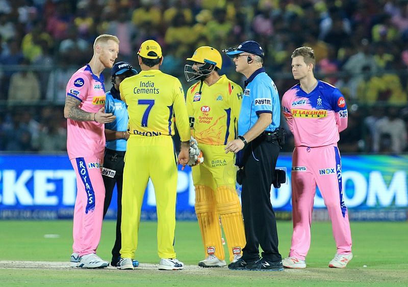  Dhoni did not offend me: Oxenford to match referee 