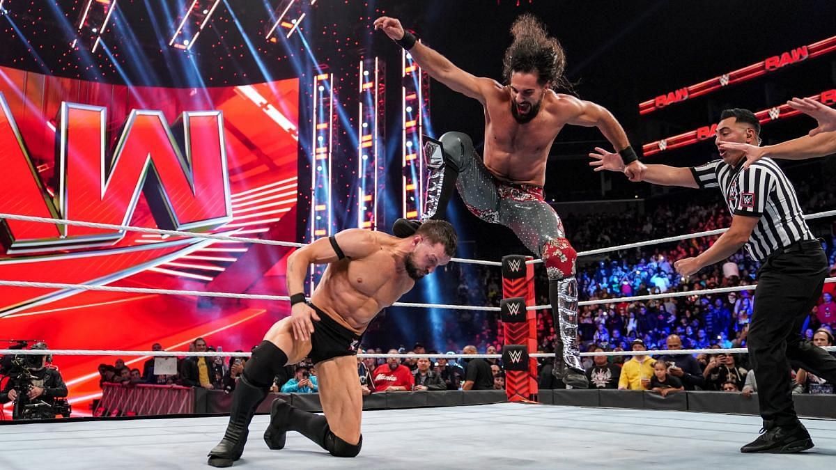 <div></noscript>WWE RAW confirms Seth Rollins' rematch against Finn Balor</div>