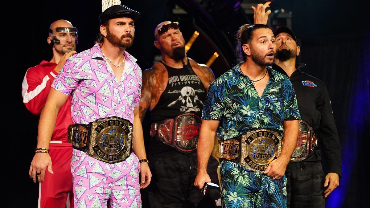 <div></noscript>Former WWE NXT Champion calls The Young Bucks the 