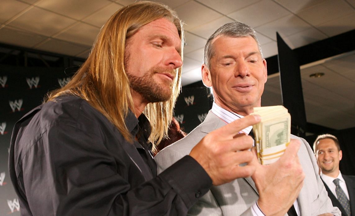 Vince McMahon agreed to put world title on WWE legend after seeing his merchandise sales