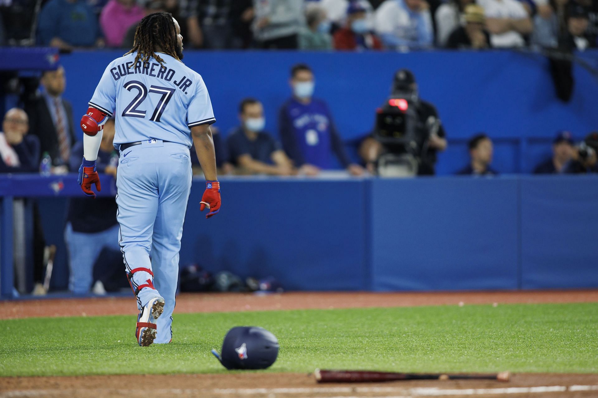 Watch: Vladimir Guerrero Jr. opted to sit in the Toronto Blue Jays bullpen instead of the dugout after grounding into an out