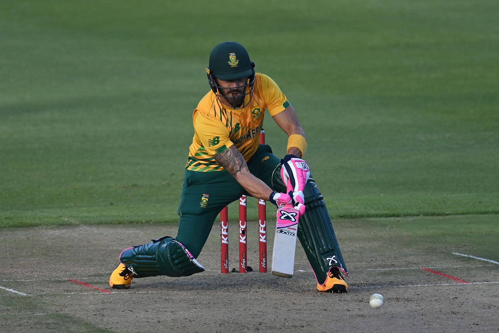 “Faf is still playing well at the age of 37” - Former South African pacer urges selectors to consider Du Plessis for T20 World Cup 2022