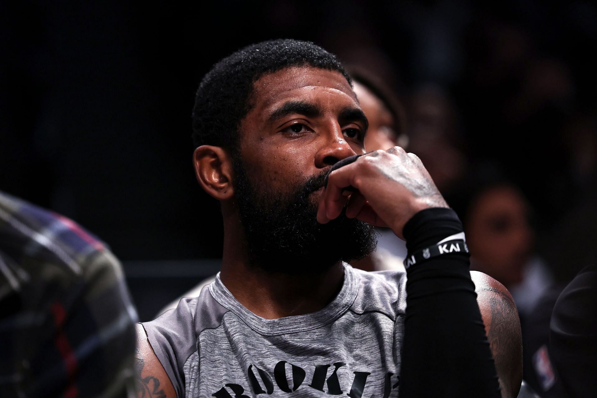 Former NBA player believes Kyrie Irving should have publicly apologized for his recent controversy: “Those voices, I believe, are gonna be just as steadfast if not louder”