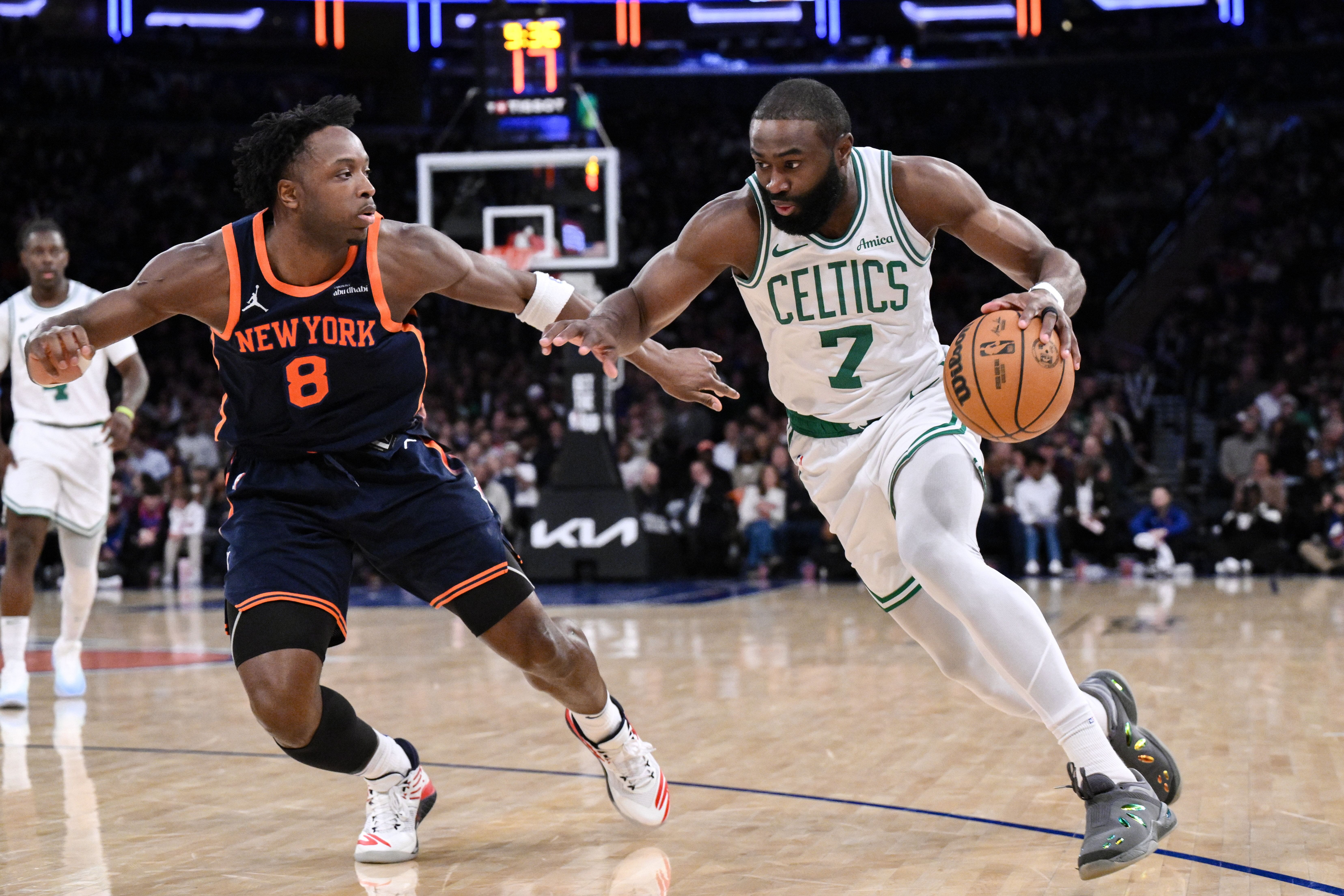 Jaylen Browns pain management regime before playoffs leaves fans concerned