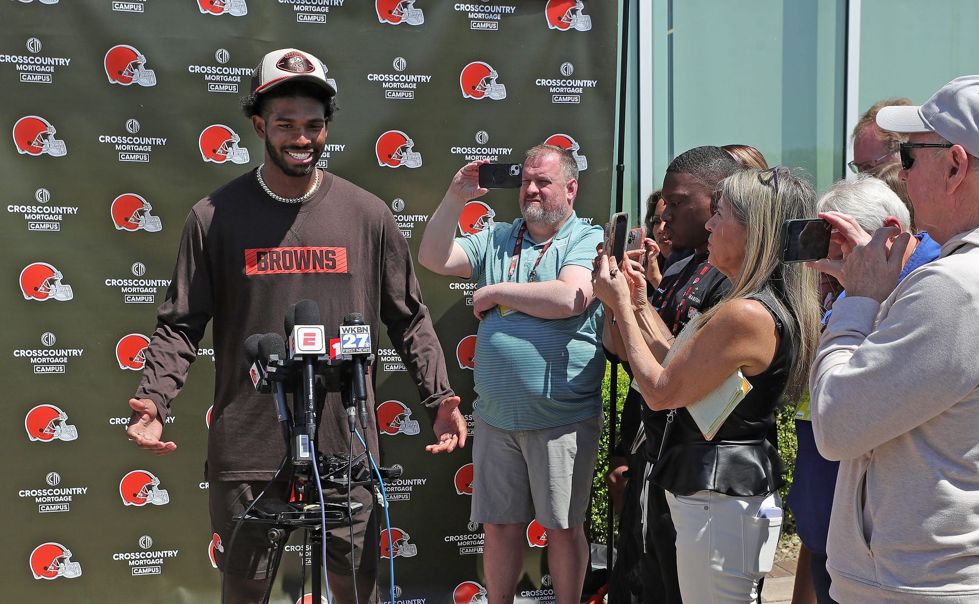Shedeur Sanders makes feelings known on Donald Trump calling out NFL teams for passing on Coach Primes son in draft