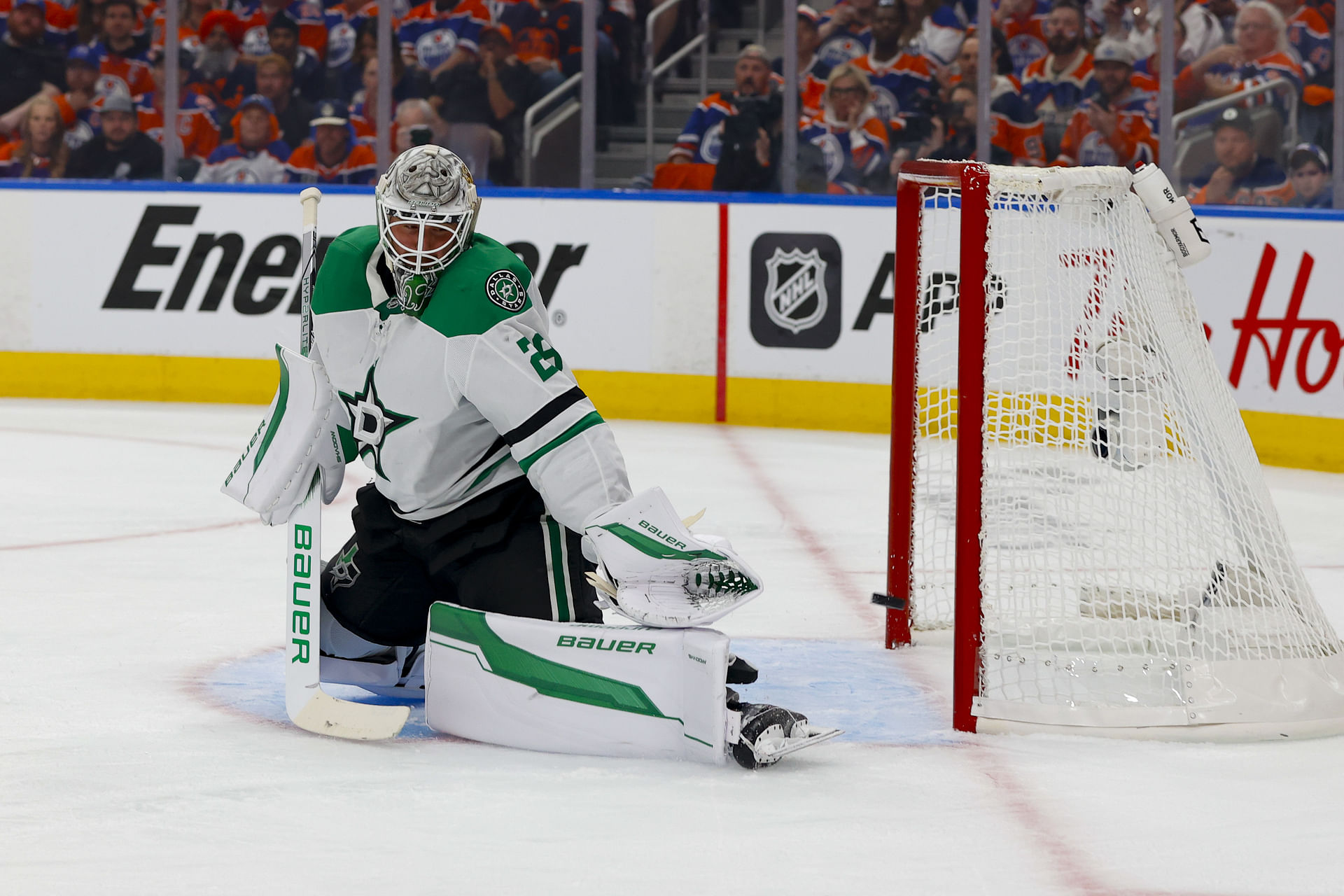 Brutal coaching decision: NHL twitter shocked as Stars HC pulls goalie Jake Oettinger extremely early in 1st period of Game 5