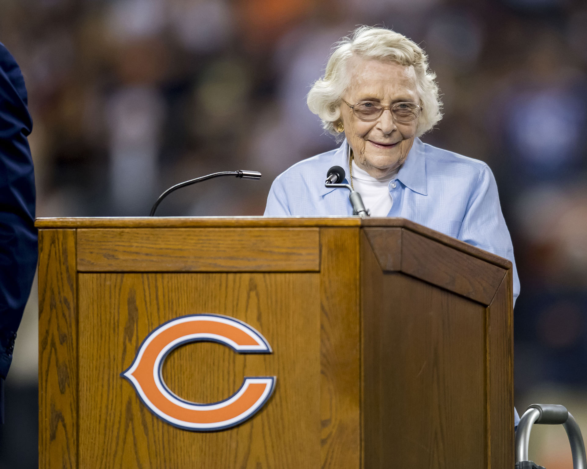 I’ll drop $2, “Wait till my crypto takes off”: NFL fans react as Bears explore selling minority stake