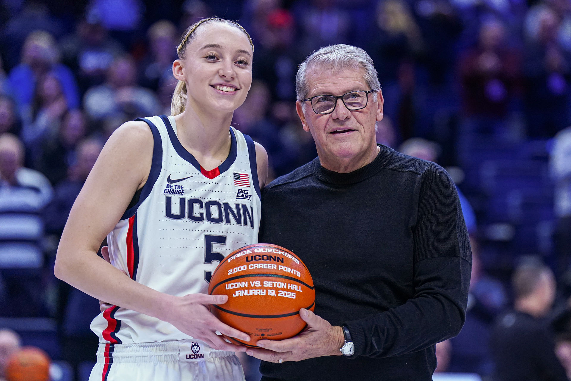 “Can he volunteer for one match?”: College hoops fans react to possible Geno Auriemma-Paige Bueckers reunion