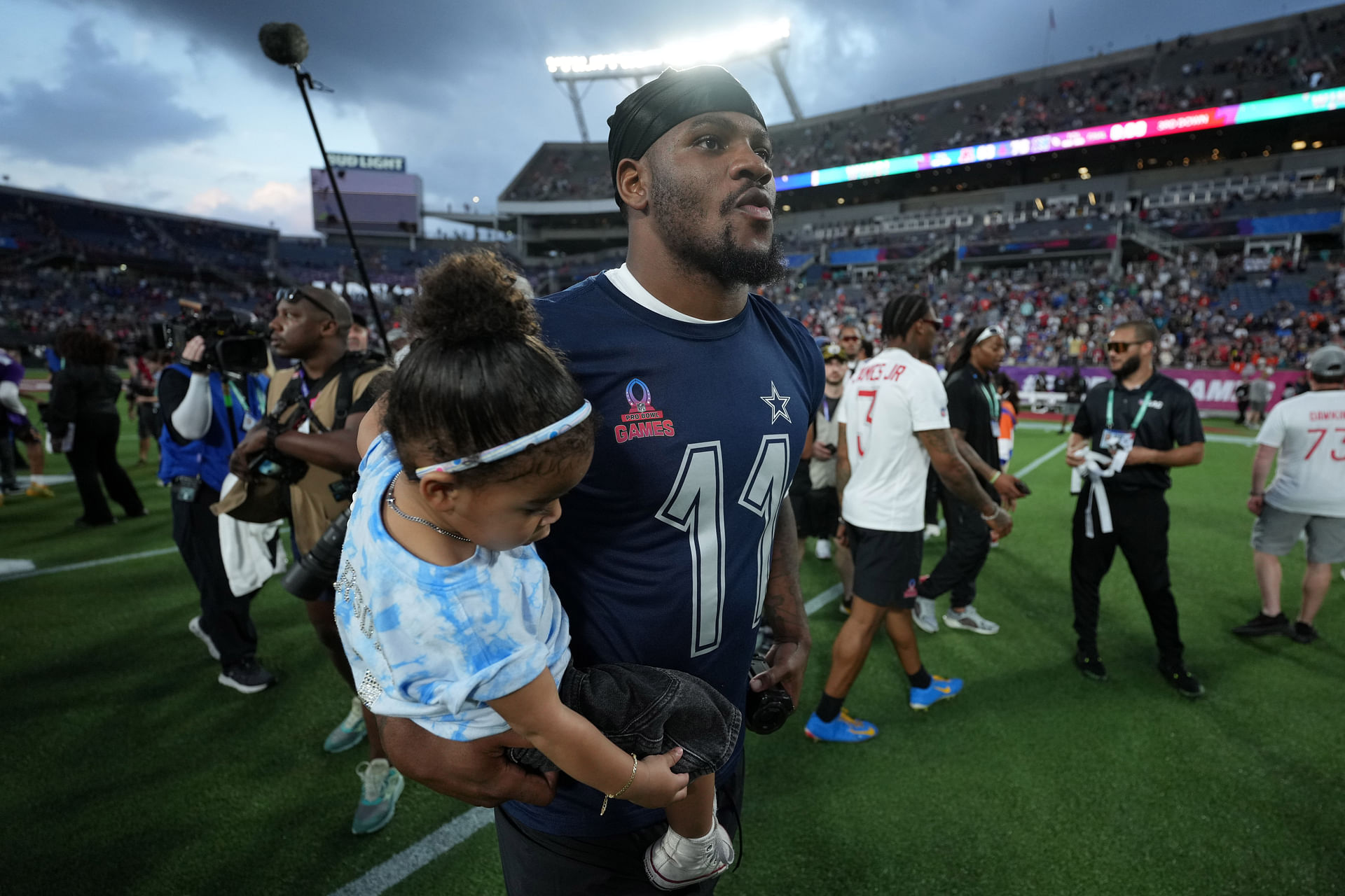 Micah Parsons responds to Brian Schottenheimers challenge after Cowboys HC claims to have beat the sh*t out of Dak Prescott