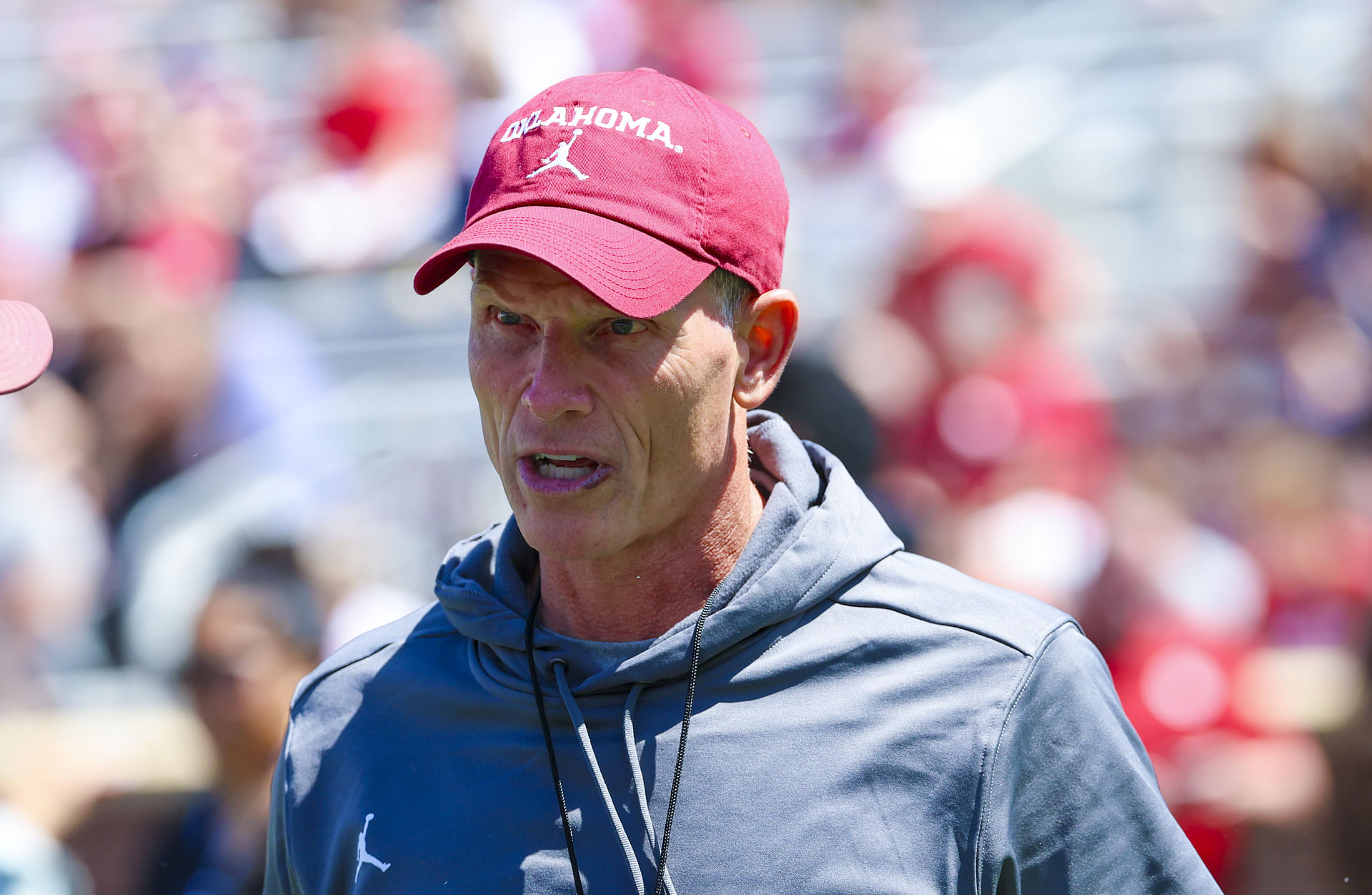 "From Norman and not going to OU is crazy": CFB fans baffled by elite four-star WR's decision to ditch Brent Venables' program