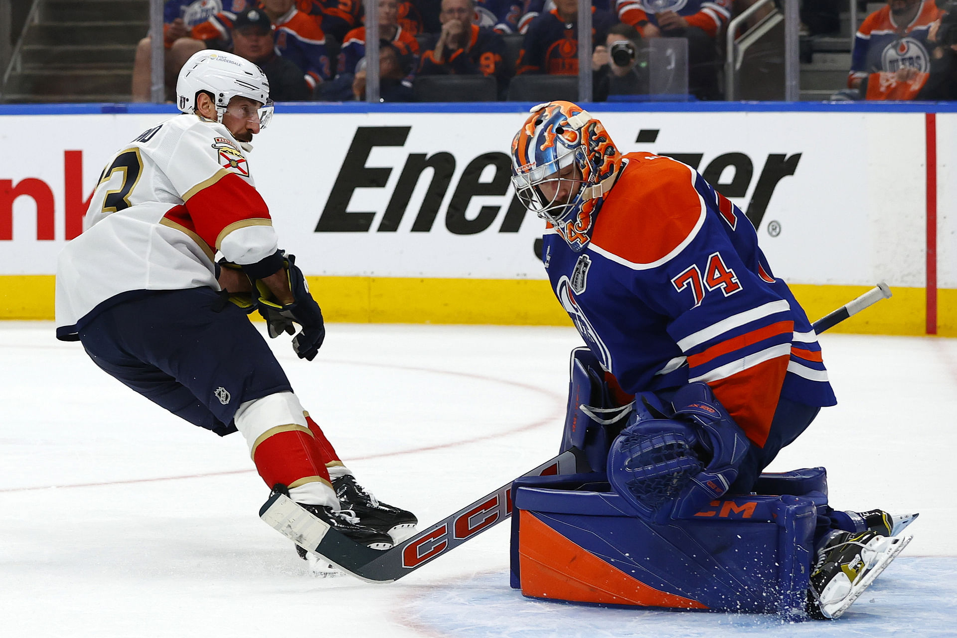 Stuart Skinner's wife Chloe makes shocking admission about receiving 'death threats towards kids' from Oilers fans