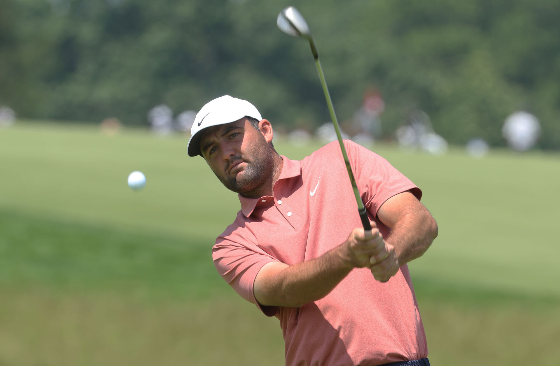 WATCH: Frustrated Scottie Scheffler smashes club during US Open 2025