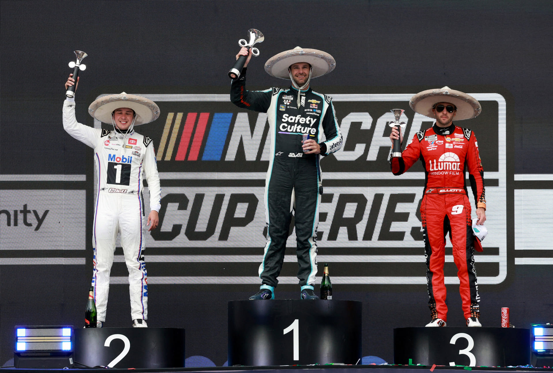 Chase Elliott backs Christopher Bell’s strategy to take down Mexico’s ‘difference maker’, Shane van Gisbergen
