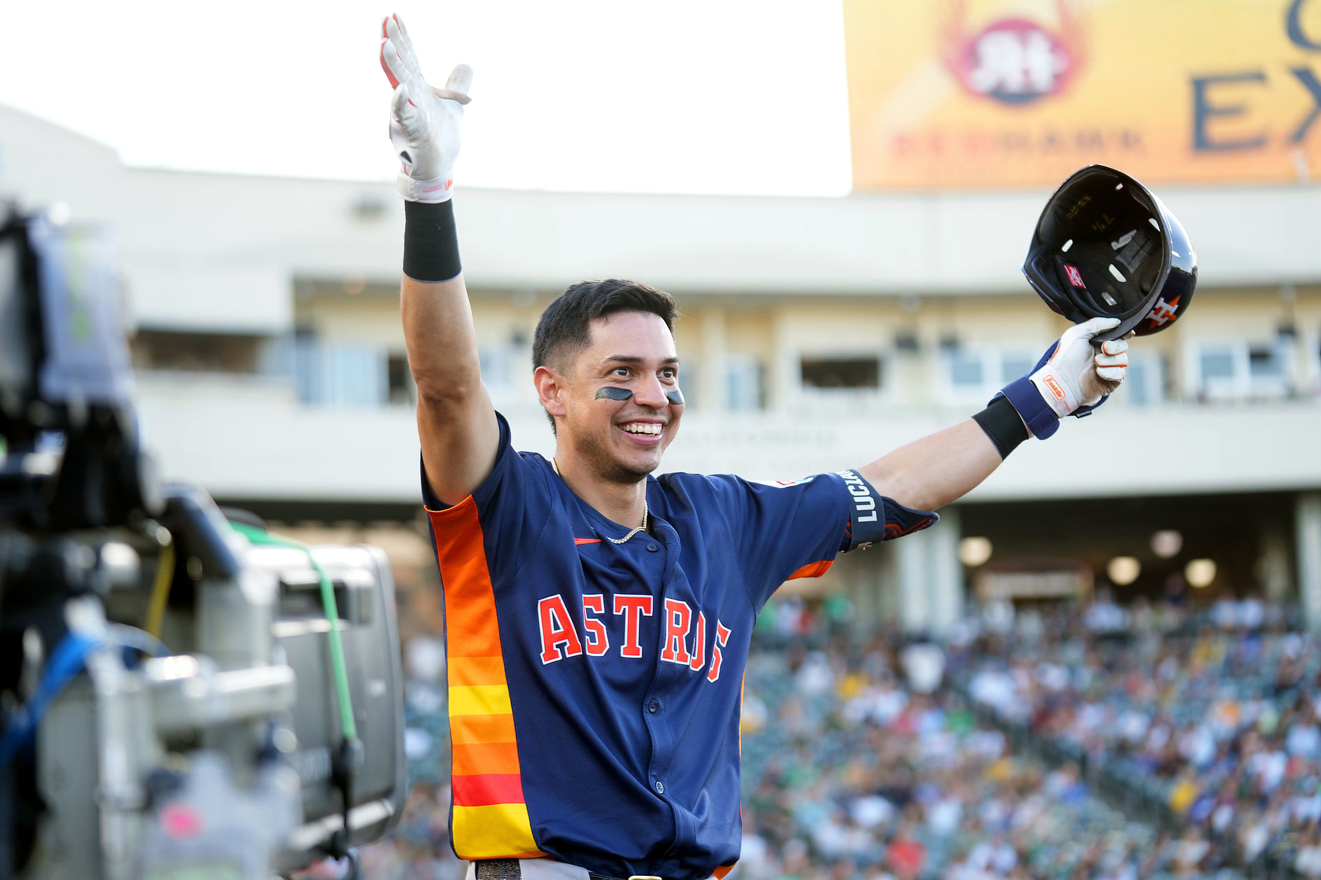 Jose Altuve goes down, gets hit in hand - World Series winner recalls replacing Astros superstar and impressing with stellar hitting streak