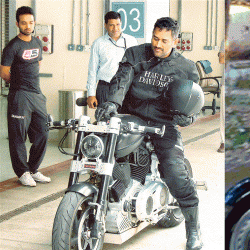 Injured MS Dhoni takes his Harley Davidson for a spin - 250 x 250 gif 46kB