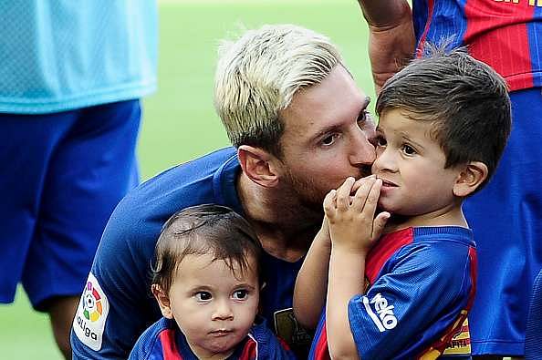 20 adorable pictures of footballers with their children