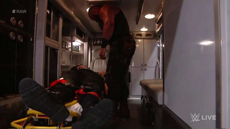 The Big Dog sustenta ferimentos pesados ​​após o ataque de Strowman