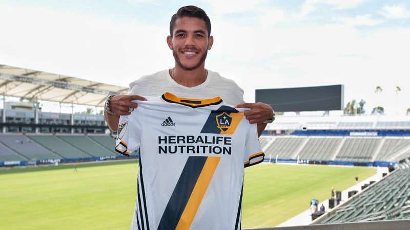 Jonathan dos Santos joins brother Giovani at LA Galaxy - 800 x 450 jpeg 31kB